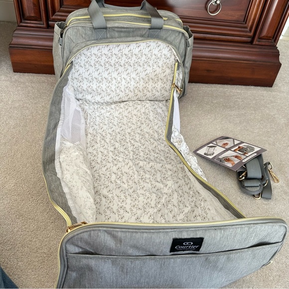 Courtier 4 in 1 Diaper Bag With Changing Station NWOT - Picture 9 of 15